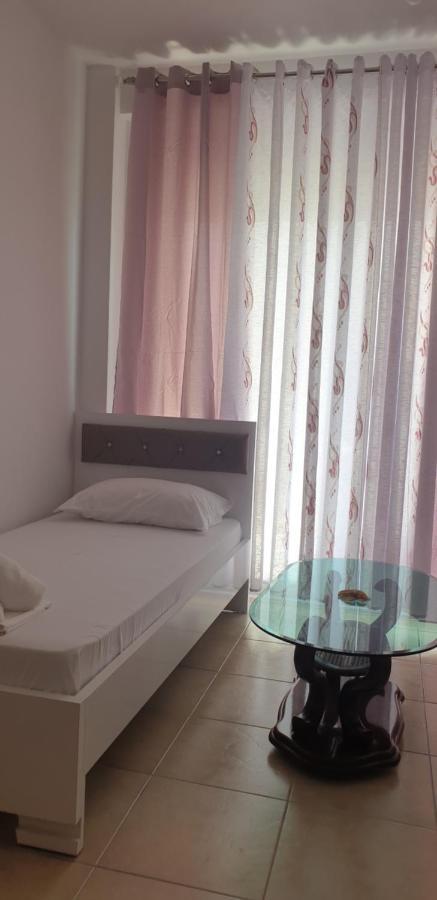 Redsun Apartment Влёра Экстерьер фото