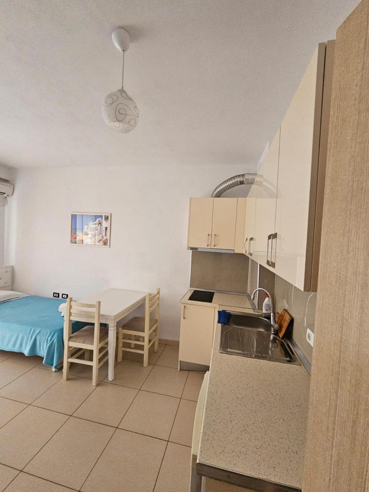 Redsun Apartment Влёра Экстерьер фото