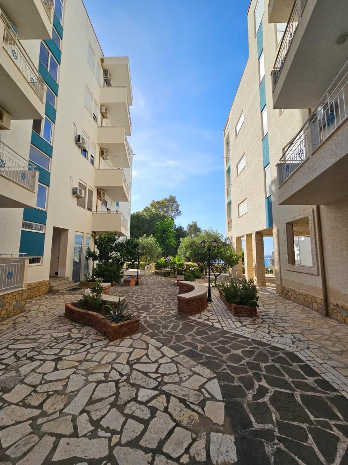 Redsun Apartment Влёра Экстерьер фото