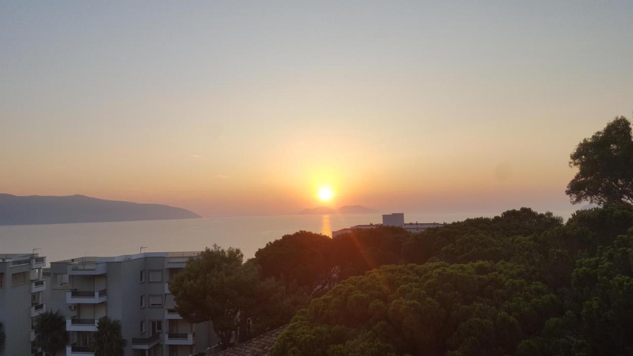 Redsun Apartment Влёра Экстерьер фото